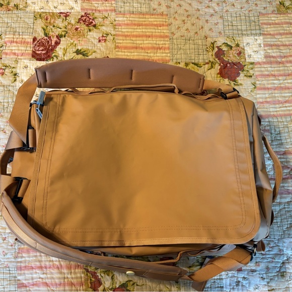 Baboon to the Moon Go Bag- size small - Picture 2 of 5